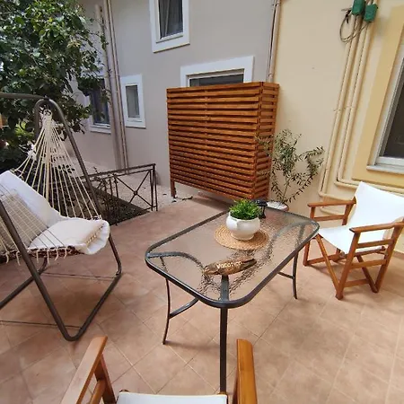 Rena House Apartment